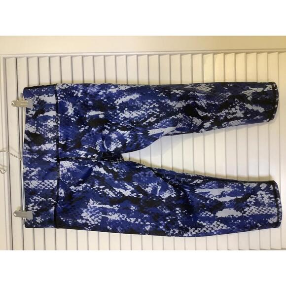 ALO Yoga Crop Blue Snakeskin Legging S Animal Print Athleisure Sporty Workout - Picture 2 of 3